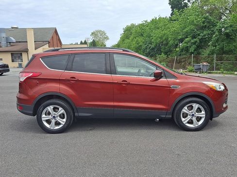 Used 2016 Ford Escape SE w/ Equipment Group 201A AWD/4WD image 7