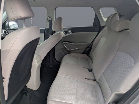 Used 2023 Kia Soul LX w/ Option Group 015 FWD image 13