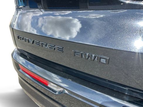 Used 2024 Chevrolet Traverse RS AWD/4WD image 36