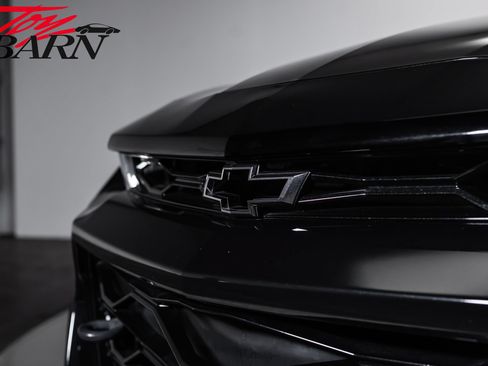 Used 2018 Chevrolet Camaro ZL1 RWD image 9