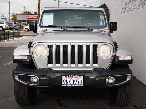 Used 2020 Jeep Wrangler Unlimited Sahara image 2