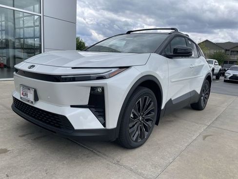 New 2026 Toyota C-HR w/ Cold Weather Package AWD/4WD image 12