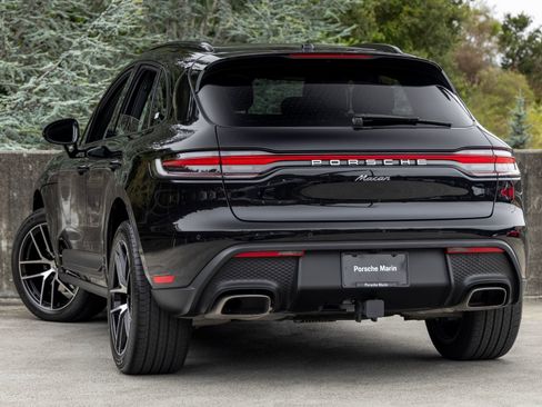 Certified 2026 Porsche Macan AWD/4WD image 3
