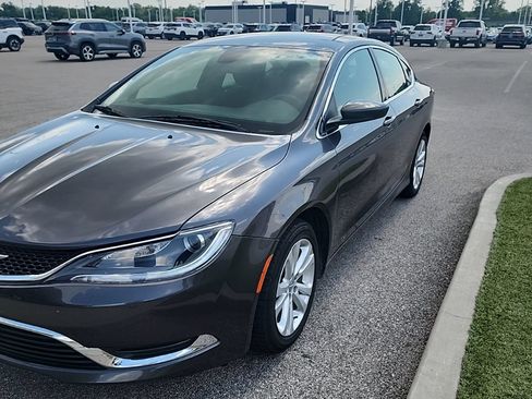 Used 2015 Chrysler 200 Limited w/ Convenience Group FWD image 3