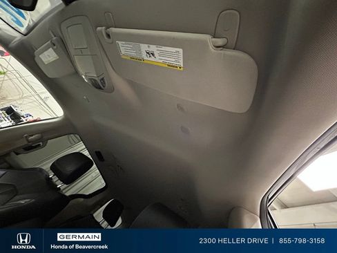 Used 2024 Chrysler Pacifica Limited FWD image 27