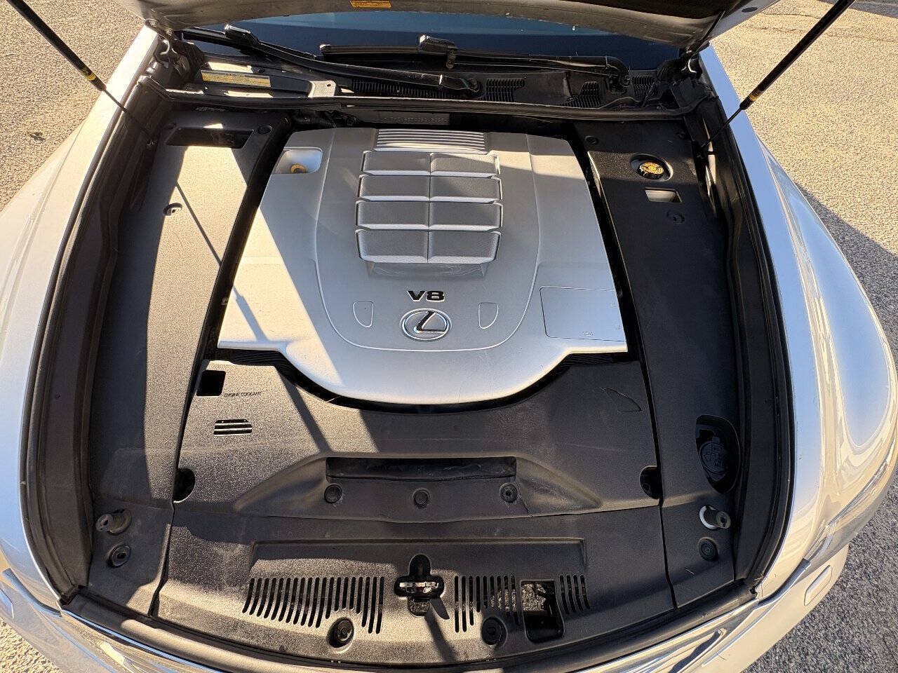 Used 2012 Lexus LS 460 AWD w/ Comfort Pkg image 38