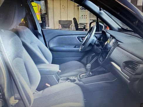 Used 2025 Subaru Forester Premium AWD/4WD image 8