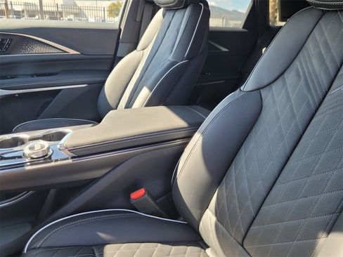 New 2026 Cadillac Lyriq V image 12