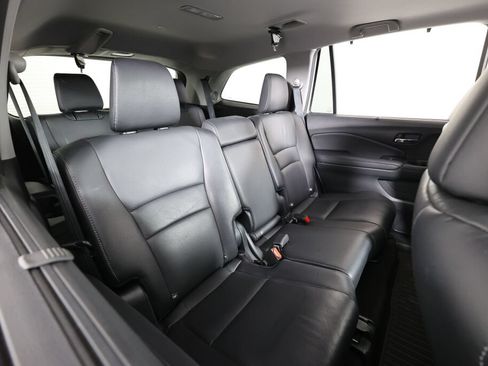 Used 2017 Honda Pilot Touring image 22