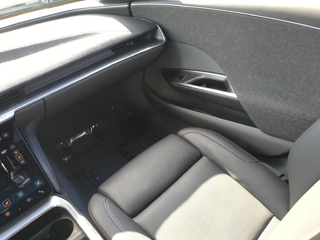 Used 2024 Lucid Air Pure RWD image 15