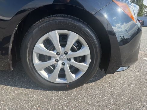 Used 2025 Toyota Corolla LE image 4