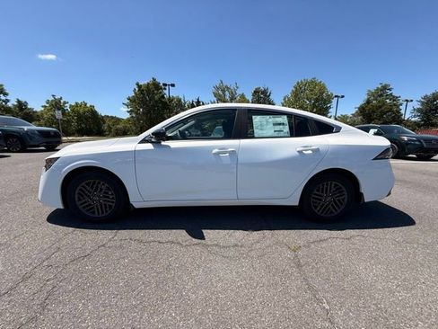 New 2026 Nissan Sentra SV w/ SV Convenience Package FWD image 8