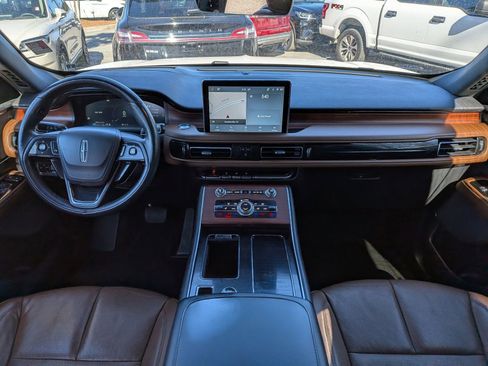 Certified 2023 Lincoln Aviator Reserve w/ Equipment Group 201A image 18