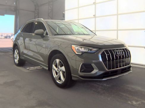 Used 2020 Audi Q3 2.0T Premium AWD/4WD image 3
