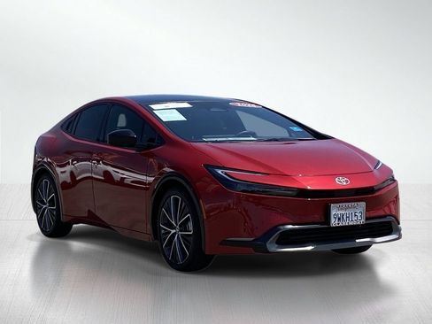 Certified 2026 Toyota Prius XLE FWD image 12