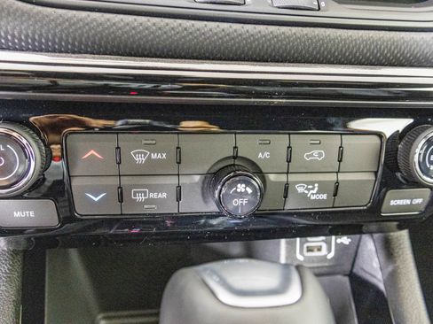 New 2026 Jeep Compass Latitude image 24