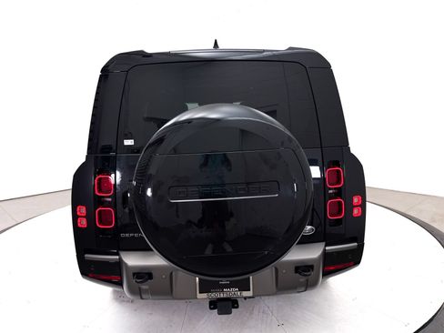 Used 2023 Land Rover Defender 130 X-Dynamic SE AWD/4WD image 19