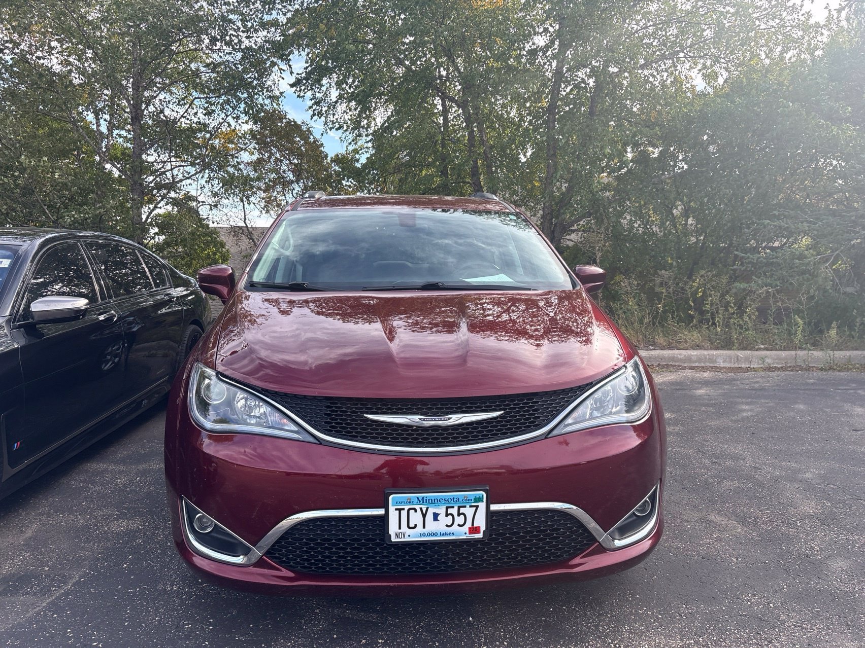 Used 2019 Chrysler Pacifica Touring-L w/ Tire & Wheel Group FWD image 3