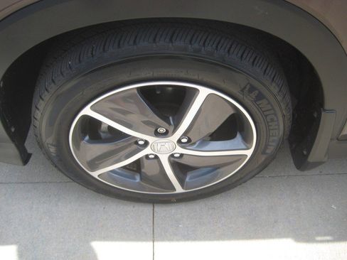 Used 2022 Honda HR-V EX-L image 11