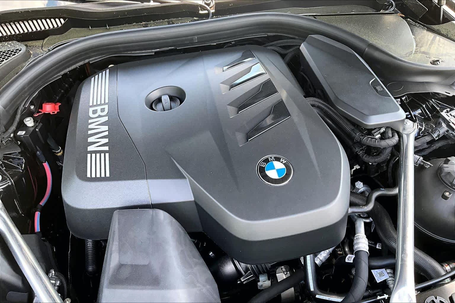 Used 2026 BMW 530i xDrive w/ M Sport Package AWD/4WD image 17