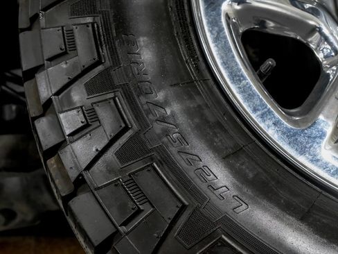 Used 2017 RAM 2500 Tradesman w/ Chrome Appearance Group image 53