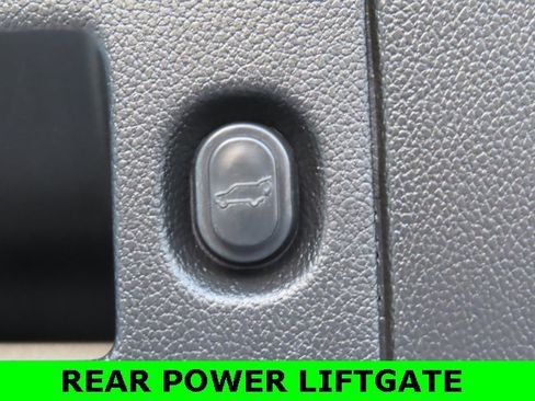 Used 2020 GMC Yukon XL SLT image 32