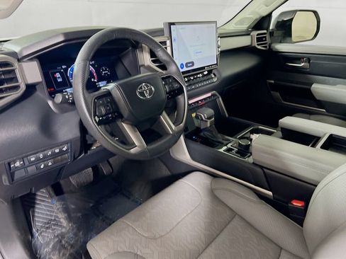 Used 2024 Toyota Tundra Limited AWD/4WD image 9