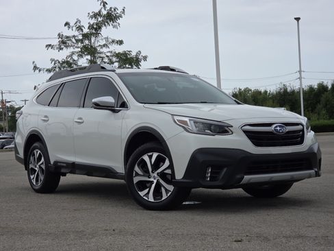 Used 2022 Subaru Outback Touring w/ Popular Package #2 AWD/4WD image 2