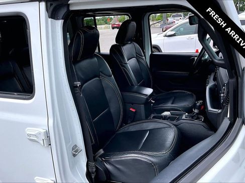 Used 2018 Jeep Wrangler Unlimited Sahara AWD/4WD image 26