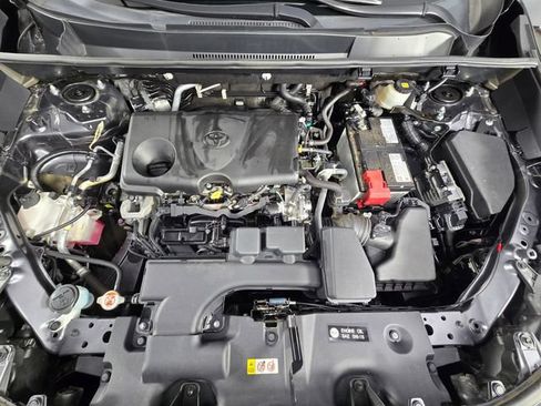 Used 2022 Toyota RAV4 XLE w/ Convenience Package FWD image 13