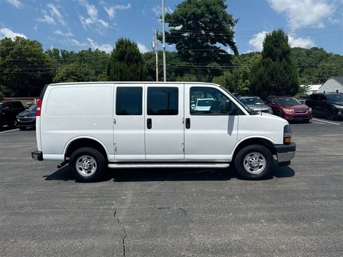 Used 2023 Chevrolet Express 2500 w/ Driver Convenience Package image 9
