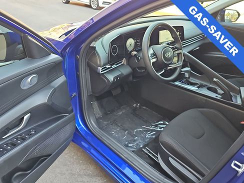 Used 2024 Hyundai Elantra SEL FWD image 10