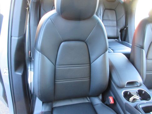 Used 2023 Porsche Cayenne image 30