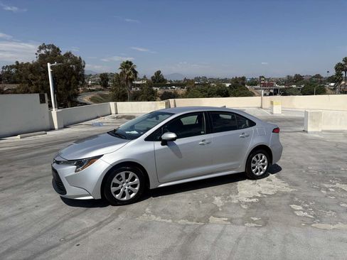 Used 2025 Toyota Corolla LE FWD image 8
