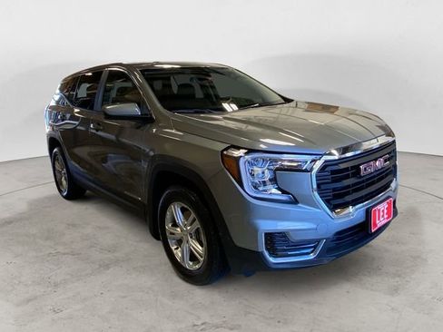 Used 2024 GMC Terrain SLE image 8