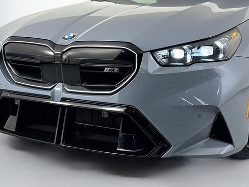 Used 2025 BMW M5 w/ Carbon Package image 12