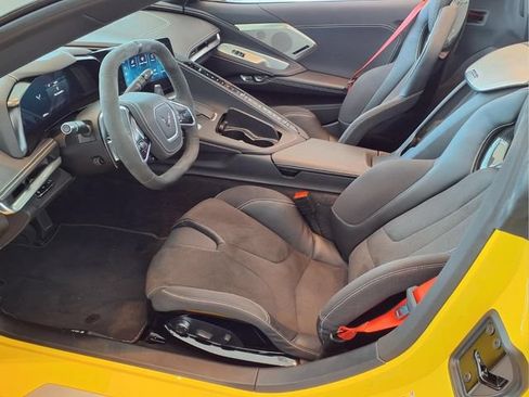 Used 2025 Chevrolet Corvette Stingray Preferred Conv w/ Z51 Performance Package RWD image 21