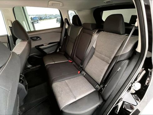 Used 2021 Nissan Rogue S image 34