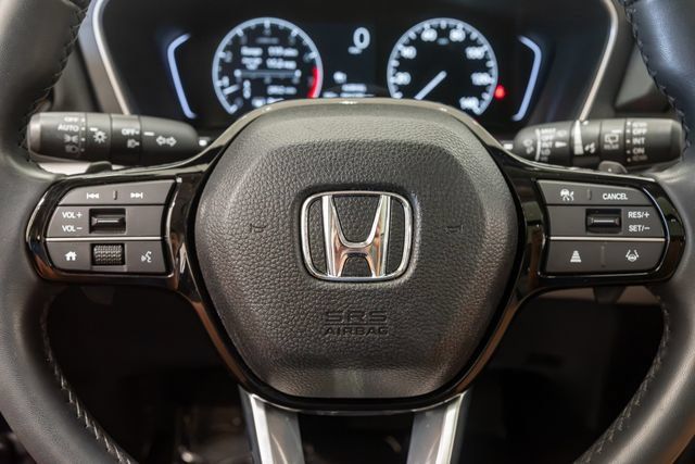 Used 2025 Honda Pilot Touring image 13