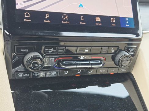 Used 2024 Jeep Grand Cherokee Limited w/ Trailer Tow Package image 31