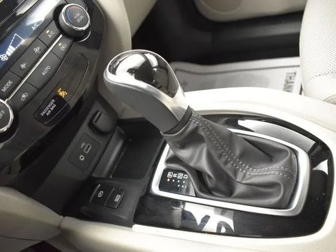 Used 2021 Nissan Rogue Sport SL AWD/4WD image 39