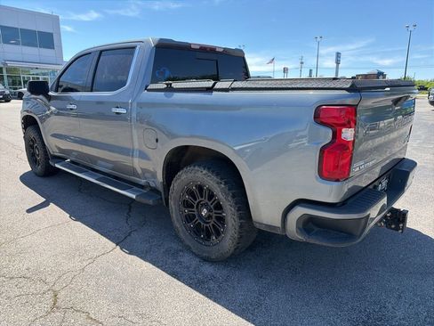 Used 2019 Chevrolet Silverado 1500 High Country w/ Technology Package AWD/4WD image 4