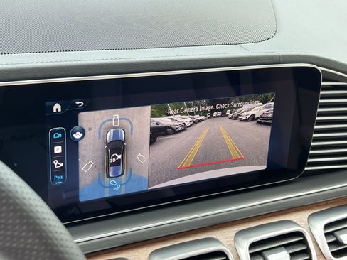 New 2026 Mercedes-Benz GLS 450 4MATIC image 24
