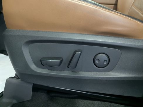 Used 2022 Nissan Pathfinder Platinum AWD/4WD image 20