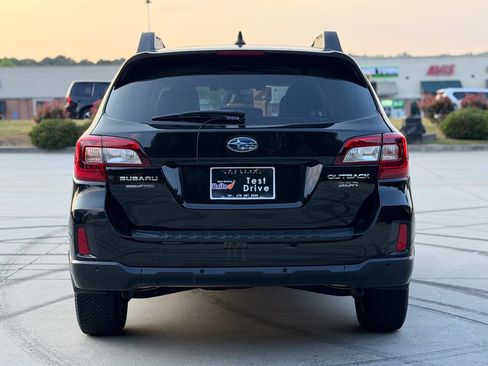 Used 2017 Subaru Outback 3.6R Limited AWD/4WD image 23