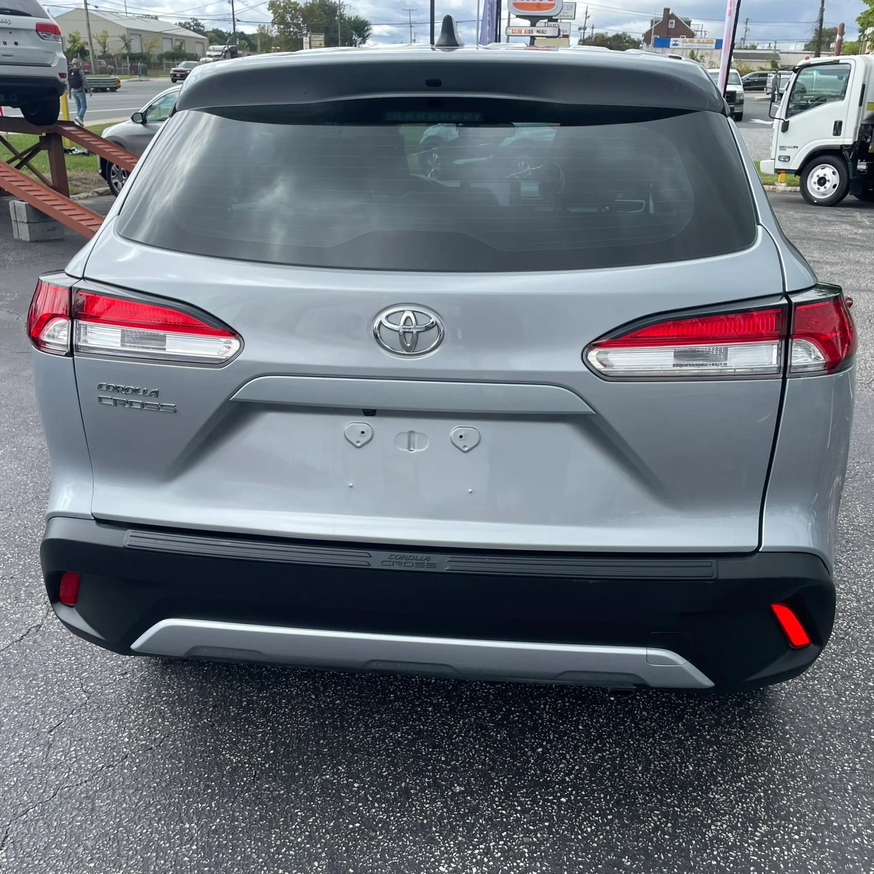 Used 2024 Toyota Corolla Cross L FWD image 6