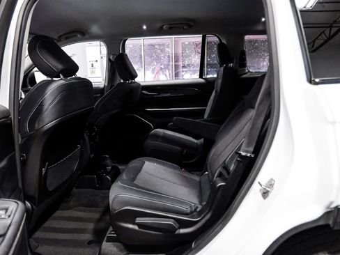 Used 2021 Jeep Grand Cherokee L Laredo w/ Luxury Tech Group I AWD/4WD image 40