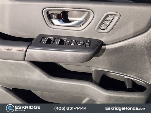 New 2025 Honda Pilot TrailSport image 18