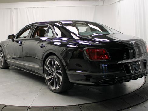 New 2025 Bentley Flying Spur Plug-In Hybrid image 3