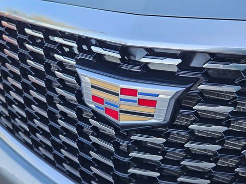 Used 2025 Cadillac XT5 Premium Luxury image 9